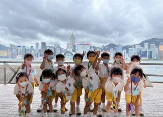 為了對船有更深認識，我們親身坐船體驗一下呢！Let's sail around and explore more about ship!
